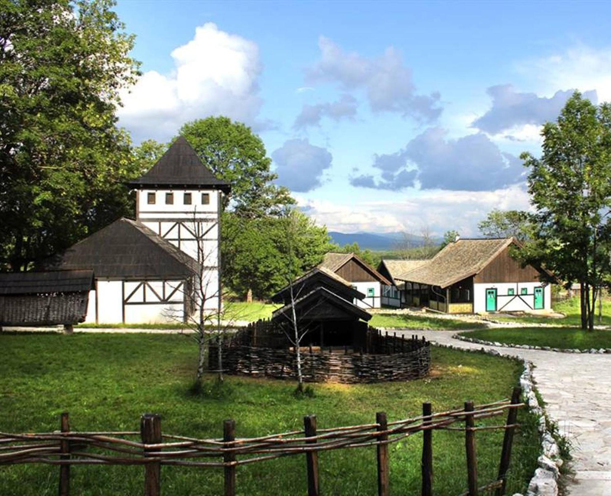 Farm Stay Cardaklije Kulen Vakuf Exterior photo